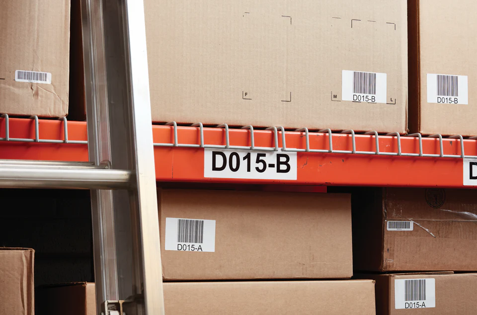 Cajas con etiquetas. Dactradingcorp